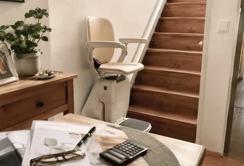 Symbolbild zu Treppenlift Kosten 2026 und Preisbereichen